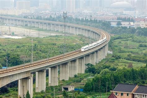 杭州到台州高鐵哪裏：一趟城市間的高速旅程