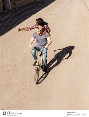 自行車如何自拍？車道上的自拍照應該如何構思？